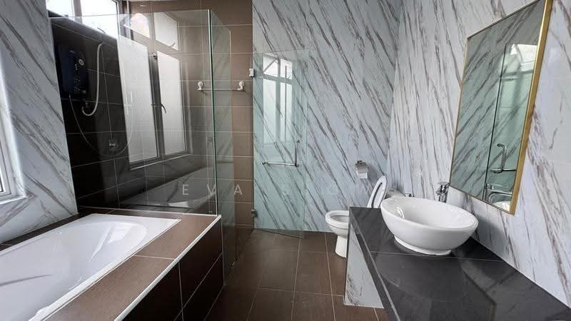 Cluster House for Sale in Iskandar Puteri (Nusajaya) (Johor) - Eva Siow - Bathroom - PropertyGuru.com.my