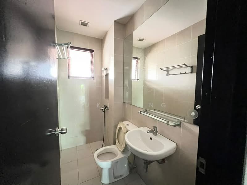 2-storey Terraced House for Sale in Leisure Farm (Gelang Patah) - Yuki Fong - Bathroom - PropertyGuru.com.my