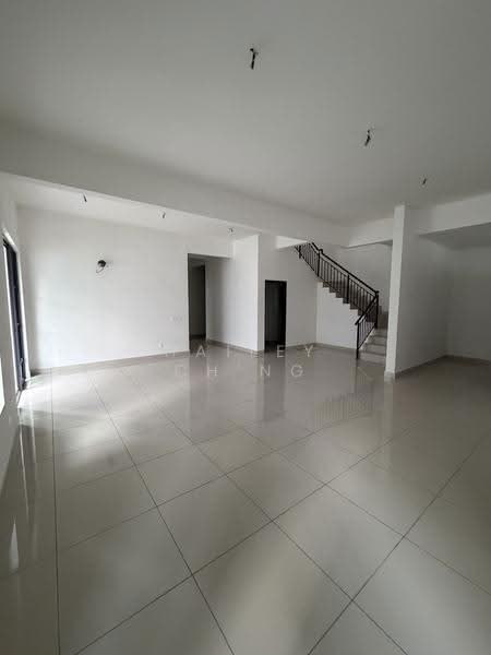 Rumah Berkembar untuk Dijual di Sungai Ara (Penang) - Hailey Ch'ng - Living Room - PropertyGuru.com.my