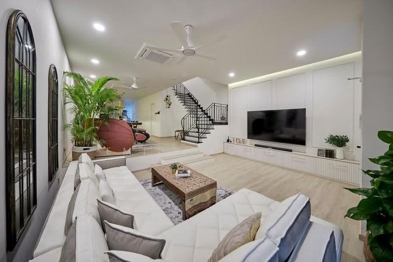 Rumah Teres 2-Tingkat untuk Dijual di Taman Puchong Tekali (Puchong) - Emily Wong - Living Room - PropertyGuru.com.my