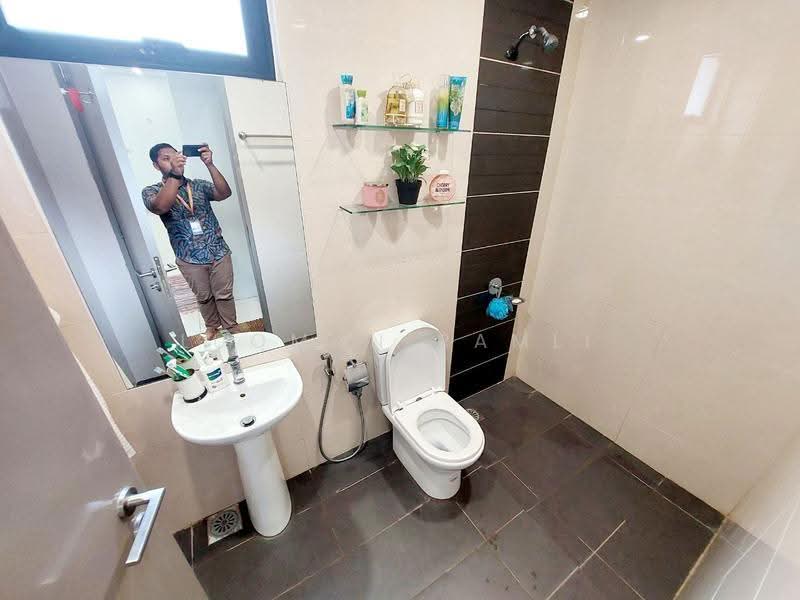 Semi-Detached House for Sale in Shah Alam (Selangor) - Luqman Ramli - Bathroom - PropertyGuru.com.my