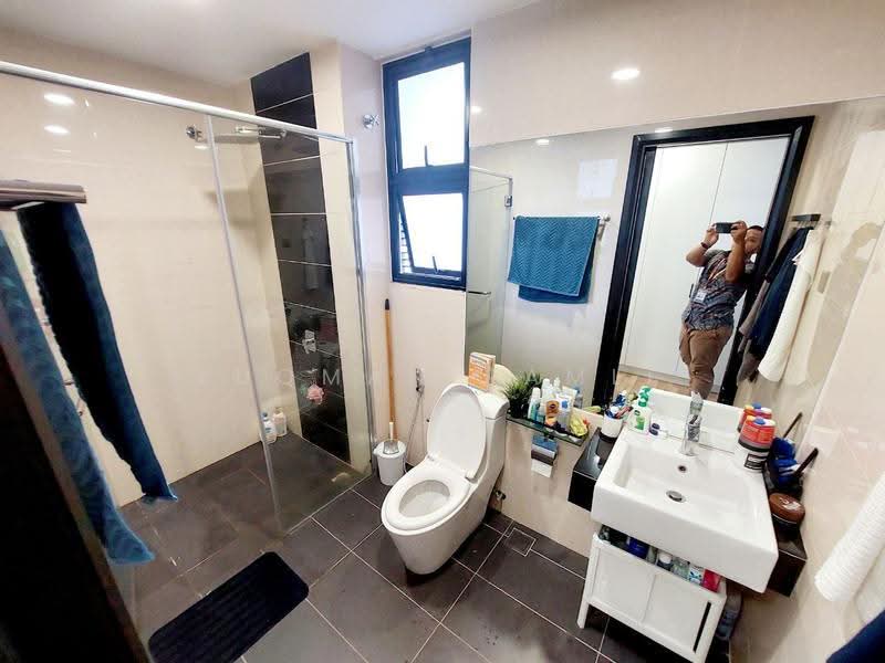 Semi-Detached House for Sale in Shah Alam (Selangor) - Luqman Ramli - Bathroom - PropertyGuru.com.my