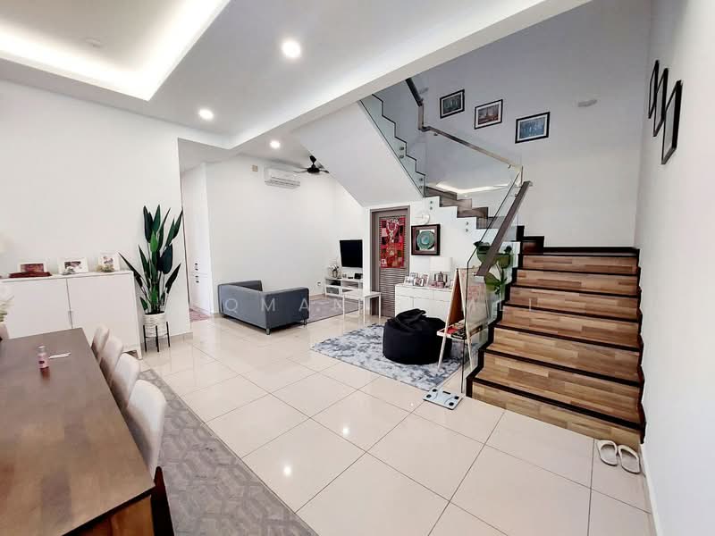 Semi-Detached House for Sale in Shah Alam (Selangor) - Luqman Ramli - Living Room - PropertyGuru.com.my