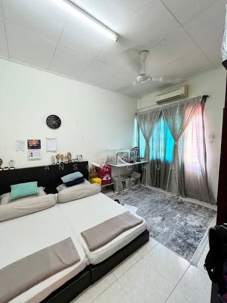 Rumah Teres 2-Tingkat untuk Disewa di Taman Pulai Flora (Skudai) - Anson Chua - Bedroom - PropertyGuru.com.my