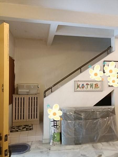 Rumah Teres 2-Tingkat untuk Dijual di Taman Sri Bintang (Kepong) - Evelyn Ong - Staircases - PropertyGuru.com.my