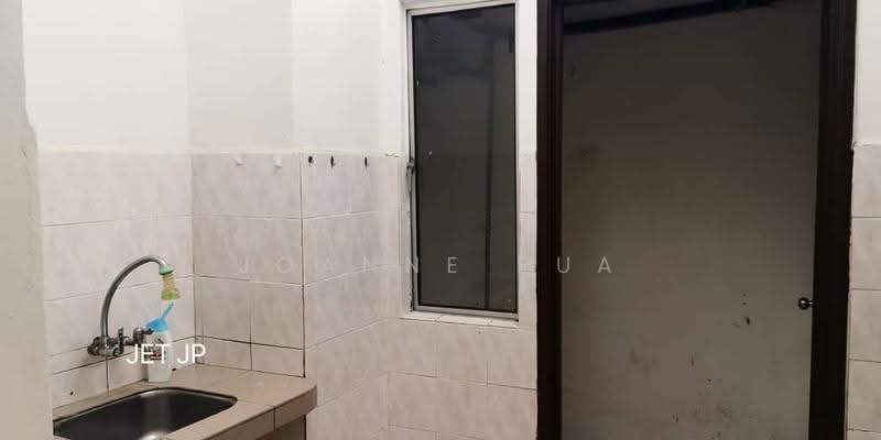 Condominium for Sale at Regency Condominium - Joanne Pua - Kitchen - PropertyGuru.com.my