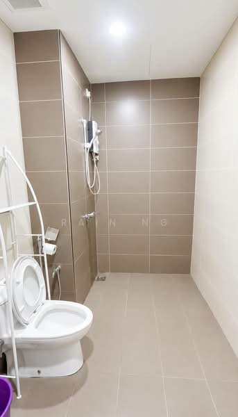 Service Residence for Sale at Wave @ Marina Cove - Rain Ng - Bathroom - PropertyGuru.com.my