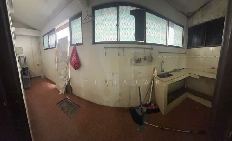 Rumah Teres untuk Dijual di Shah Alam (Selangor) - Siti Hajar - Kitchen - PropertyGuru.com.my