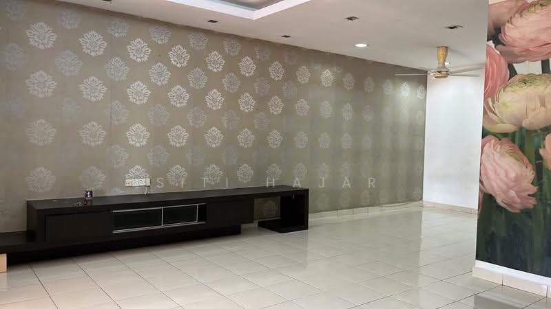 Rumah Teres untuk Dijual di Shah Alam (Selangor) - Siti Hajar - Living Room - PropertyGuru.com.my