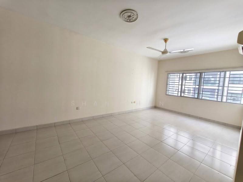 Kediaman Servis untuk Dijual di Koi Kinrara - Shan Shan - Living Room - PropertyGuru.com.my