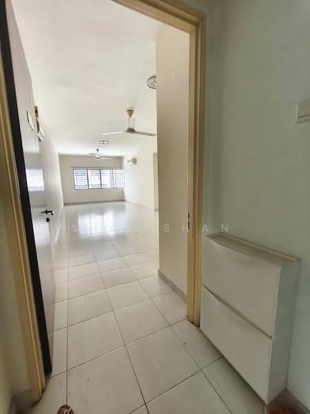 Kediaman Servis untuk Dijual di Koi Kinrara - Shan Shan - Living Room - PropertyGuru.com.my