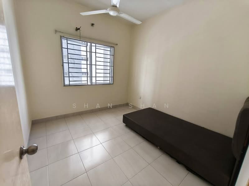 Kediaman Servis untuk Dijual di Koi Kinrara - Shan Shan - Bedroom - PropertyGuru.com.my