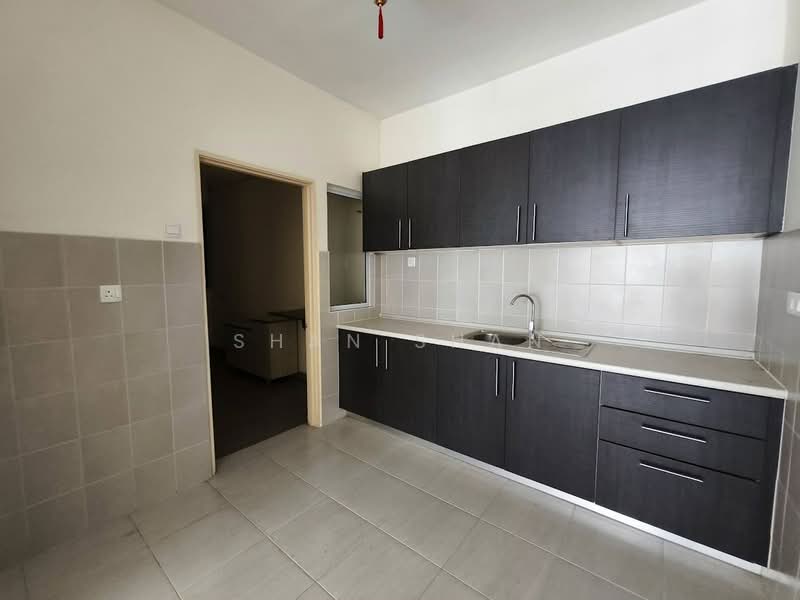 Kediaman Servis untuk Dijual di Koi Kinrara - Shan Shan - Kitchen - PropertyGuru.com.my