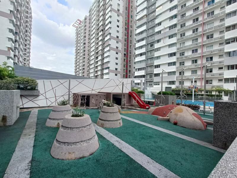 Kediaman Servis untuk Dijual di Koi Kinrara - Shan Shan - Exterior - PropertyGuru.com.my