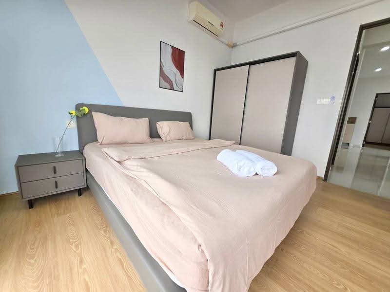Condominium for Rent at Kings Bay @ Country Garden Danga Bay - Ben Lee - Bedroom - PropertyGuru.com.my