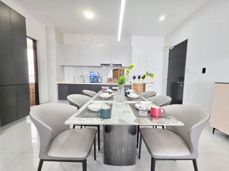 Condominium for Rent at Kings Bay @ Country Garden Danga Bay - Ben Lee - Dining Room - PropertyGuru.com.my