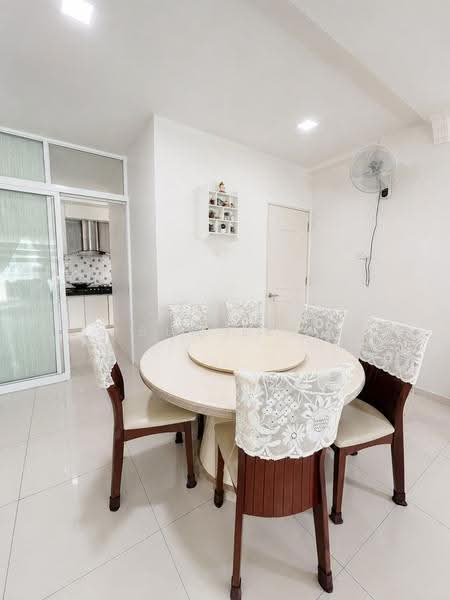 Kondominium untuk Dijual di Straits Garden Condominium - Ben Lee - Dining Room - PropertyGuru.com.my