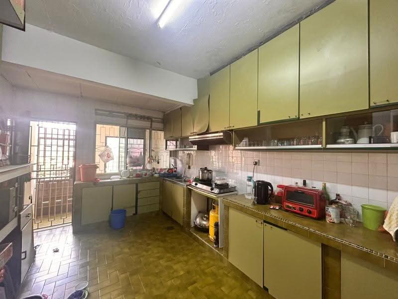 1-storey Terraced House for Sale in Taman Pelangi (Johor Bahru) - Seven Tay - Kitchen - PropertyGuru.com.my