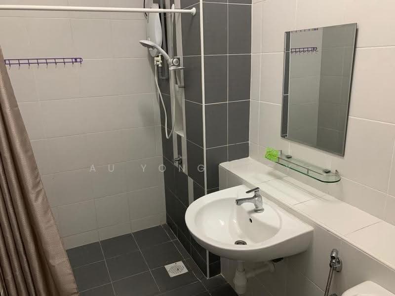 Service Residence for Sale at D'Ambience Residences (Pangsapuri Ikatan Flora) - Au Yong Lucy - Bathroom - PropertyGuru.com.my