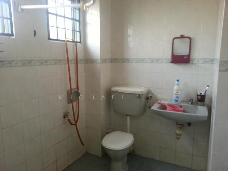 2-storey Terraced House for Rent in TAMAN PUCHONG UTAMA (Puchong) - Michael Lee - Bathroom - PropertyGuru.com.my