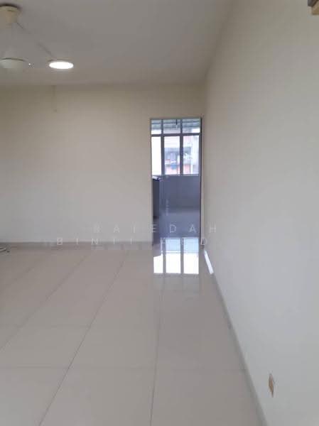 Flat for Sale at PKNS Seksyen 24 - Rafedah Binti Abdul Aziz - Interior - PropertyGuru.com.my