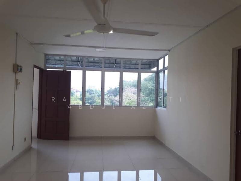 Flat for Sale at PKNS Seksyen 24 - Rafedah Binti Abdul Aziz - Living Room - PropertyGuru.com.my