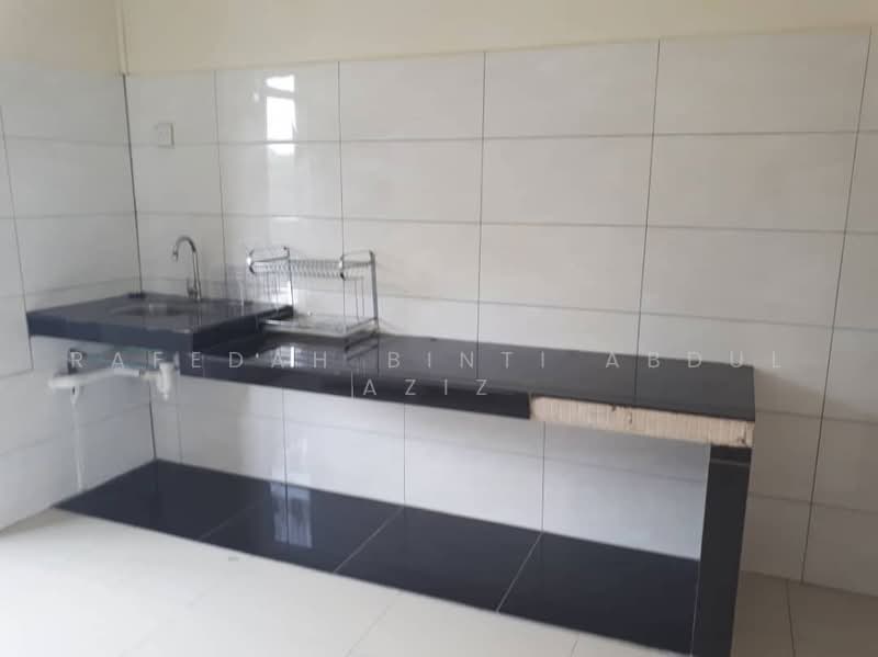 Flat for Sale at PKNS Seksyen 24 - Rafedah Binti Abdul Aziz - Kitchen - PropertyGuru.com.my