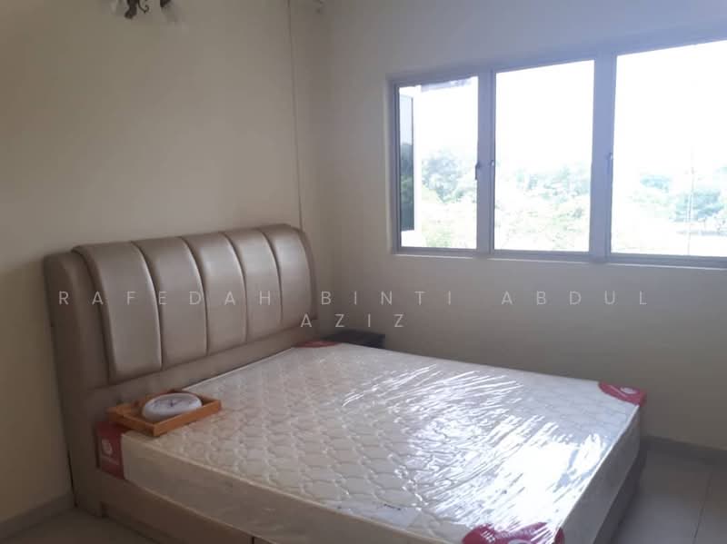 Flat for Sale at PKNS Seksyen 24 - Rafedah Binti Abdul Aziz - Bedroom - PropertyGuru.com.my