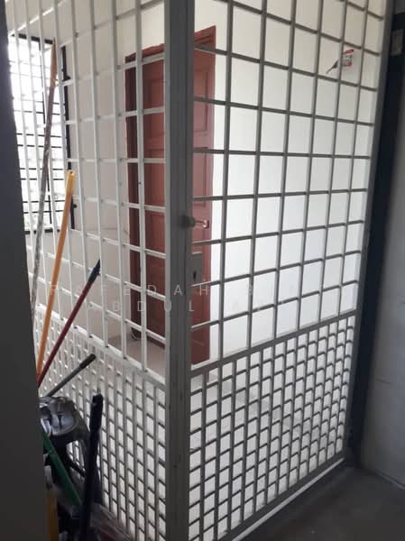 Flat for Sale at PKNS Seksyen 24 - Rafedah Binti Abdul Aziz - Entrance - PropertyGuru.com.my