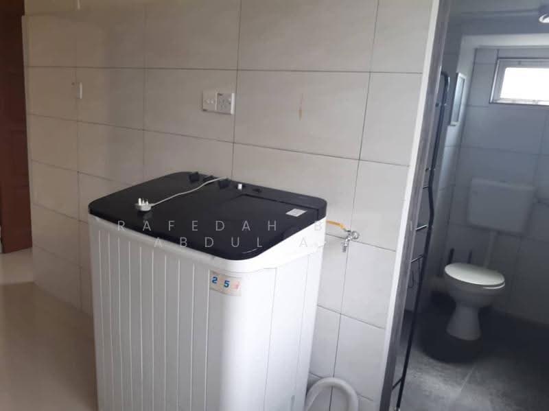 Flat for Sale at PKNS Seksyen 24 - Rafedah Binti Abdul Aziz - Bathroom - PropertyGuru.com.my