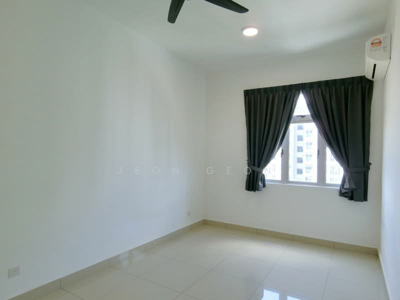 Service Residence for Sale at Meridin Bayvue Serviced Apartment - Jeon Geon - Bedroom - PropertyGuru.com.my