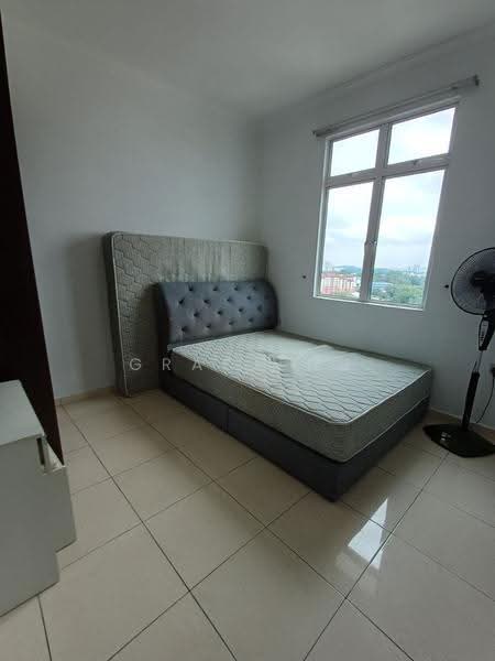 Pangsapuri untuk Dijual di Sri Samudera Apartment (Seaview Residence Suites) - Grace Ng - Bedroom - PropertyGuru.com.my