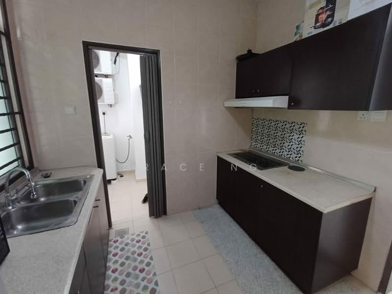 Pangsapuri untuk Dijual di Sri Samudera Apartment (Seaview Residence Suites) - Grace Ng - Kitchen - PropertyGuru.com.my