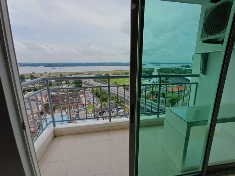 Pangsapuri untuk Dijual di Sri Samudera Apartment (Seaview Residence Suites) - Grace Ng - Balcony - PropertyGuru.com.my