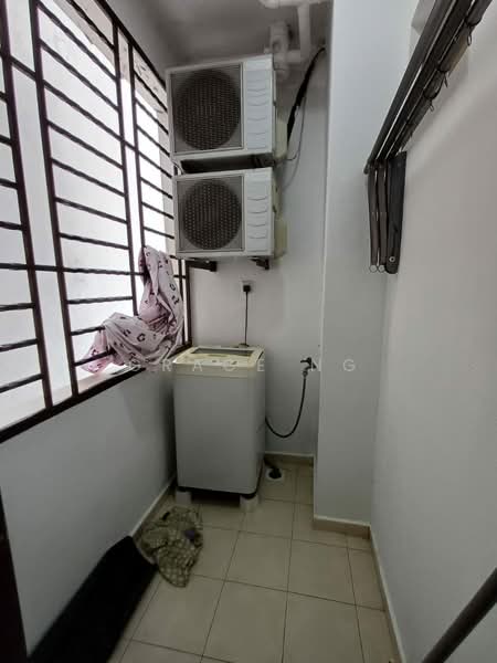 Pangsapuri untuk Dijual di Sri Samudera Apartment (Seaview Residence Suites) - Grace Ng - Balcony - PropertyGuru.com.my