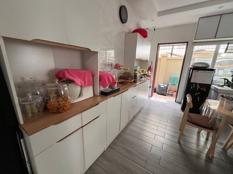 2-storey Terraced House for Sale in Shah Alam (Selangor) - Hartini Binti Ismail - Kitchen - PropertyGuru.com.my