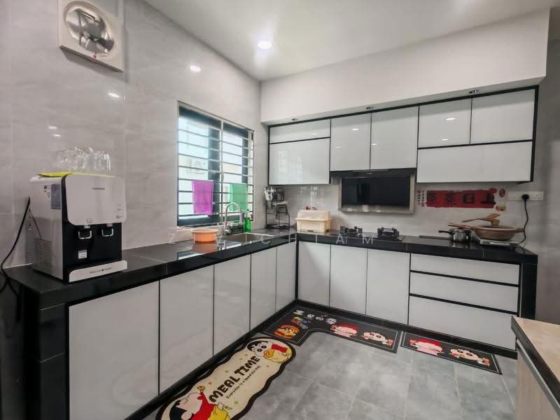 2-storey Terraced House for Rent in Ulu Tiram (Johor) - Ziv Chiam - Kitchen - PropertyGuru.com.my