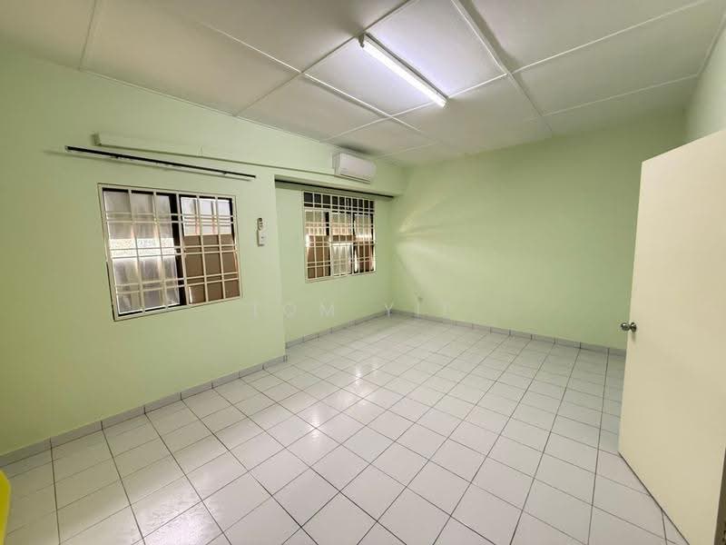 Rumah Teres 2-Tingkat untuk Dijual di Subang Bestari (Shah Alam) - Tom Yip - Interior - PropertyGuru.com.my