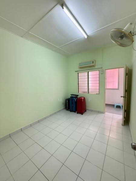 Rumah Teres 2-Tingkat untuk Dijual di Subang Bestari (Shah Alam) - Tom Yip - Interior - PropertyGuru.com.my