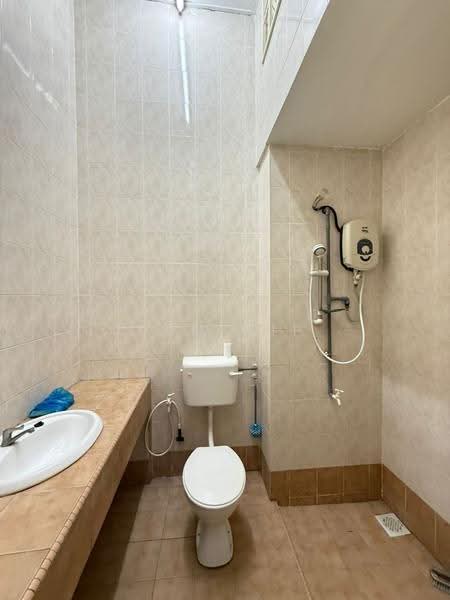Rumah Teres 2-Tingkat untuk Dijual di Subang Bestari (Shah Alam) - Tom Yip - Bathroom - PropertyGuru.com.my