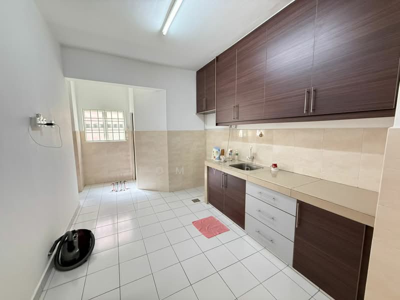 Rumah Teres 2-Tingkat untuk Dijual di Subang Bestari (Shah Alam) - Tom Yip - Kitchen - PropertyGuru.com.my