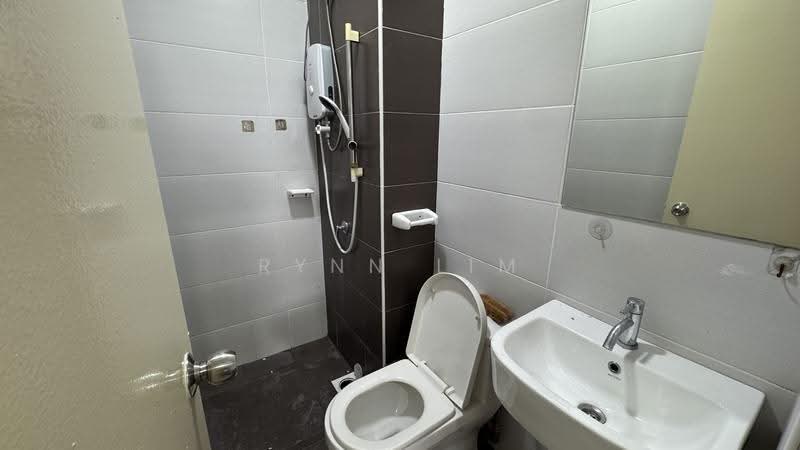 Pangsapuri untuk Disewa di Nusa Heights (Nusa Puncak) - Rynn Lim - Bathroom - PropertyGuru.com.my