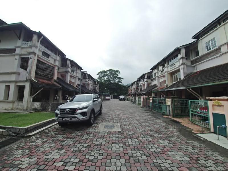 Townhouse for Sale in Templer Heights (Rawang) - Azli Ibrahim - Exterior - PropertyGuru.com.my