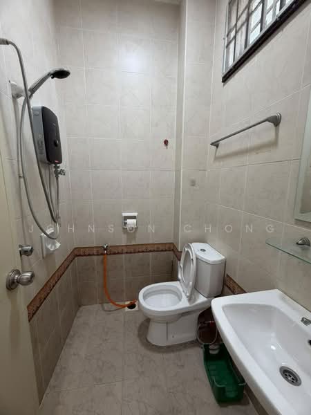 Rumah Teres 2-Tingkat untuk Disewa di Taman Setia Indah (Tebrau) - Johnson Chong - Bathroom - PropertyGuru.com.my