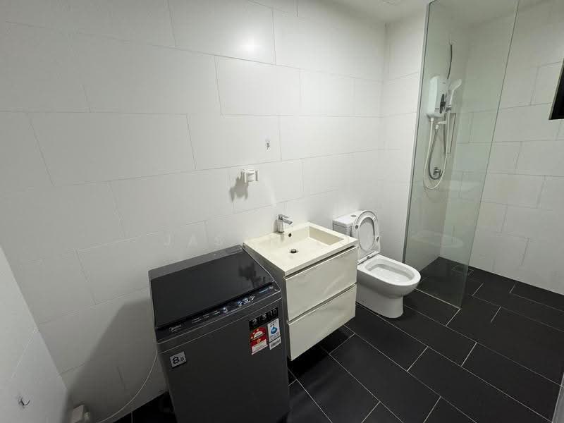 Service Residence for Rent at SqWhere Service Apartments - Jason Low - Bathroom - PropertyGuru.com.my