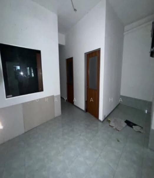 Shop / Office for Rent in Taman Persiaran Bangi (Bandar Baru Bangi) - Suraya Adha - Interior - PropertyGuru.com.my
