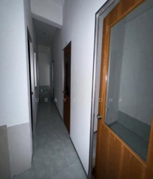 Shop / Office for Rent in Taman Persiaran Bangi (Bandar Baru Bangi) - Suraya Adha - Corridor - PropertyGuru.com.my