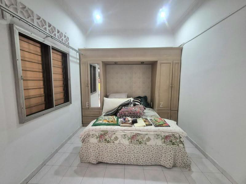 Rumah Teres 1-Tingkat untuk Dijual di Taman Petaling (Klang) - Keyn Aziz - PropertyGuru.com.my