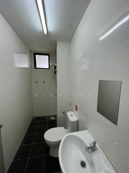 Kondominium untuk Dijual di Ivory Residence - Alex Yap - Bathroom - PropertyGuru.com.my