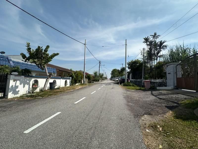Rumah Berkembar untuk Dijual di Bukit Gasing (Petaling Jaya) - Bee Kim - Exterior - PropertyGuru.com.my